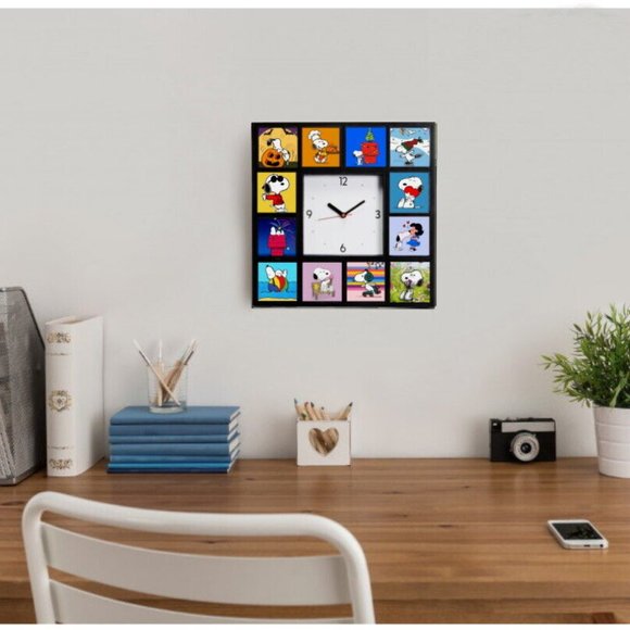 Snoopy through the year Peanuts Charlie Brown Dog Clock with 12 pictures - Picture 2 of 4
